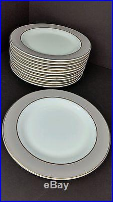 (13) Vintage Pyrex Dove Gray Rimmed In Gold Trim Dinner Plates & Chop Plate Set