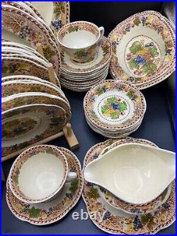1930's dinnerware Woods Burselm 53 pieces Hyde pattern made in England Gdcd