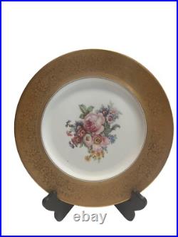 7 Royal Bavarian Hutschenreuther Selb Bavaria Gold Encrusted Dinner Plates 7 Royal Bavarian Hutschenreuther Selb Bavaria Gold Encrusted Dinner Plates