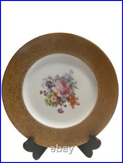 7 Royal Bavarian Hutschenreuther Selb Bavaria Gold Encrusted Dinner Plates 7 Royal Bavarian Hutschenreuther Selb Bavaria Gold Encrusted Dinner Plates