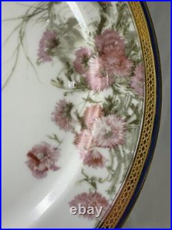 (8) Haviland'Feu de Four' Gold Encrusted withPink Carnations 10.3 DINNER PLATES (8) Haviland'Feu de Four' Gold Encrusted withPink Carnations 10.3 DINNER PLATES