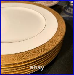 8 Wedgwood Ascot 10 3/4 Dinner Plates Gold Encrusted Made in England Excellent