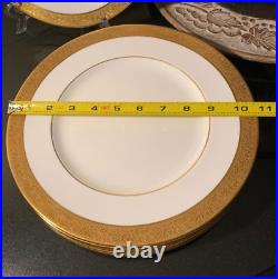 8 Wedgwood Ascot 10 3/4 Dinner Plates Gold Encrusted Made in England Excellent