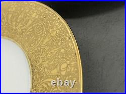 Bavaria Hutschenreuther Selb Dinner Plates 12 + Gold Trim Case 10 3/4 FLAWED