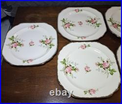 Canonsburg The Hallmark of Quality 22 Karat Gold Trim 7.5 Square Plates Roses