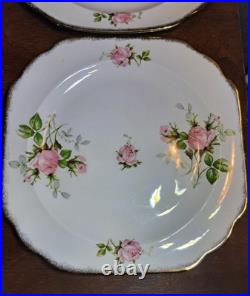 Canonsburg The Hallmark of Quality 22 Karat Gold Trim 7.5 Square Plates Roses