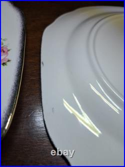 Canonsburg The Hallmark of Quality 22 Karat Gold Trim 7.5 Square Plates Roses