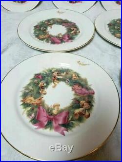 DISNEY China Dinnerware Chistmas Wreath Gold Rimmed Dinner Plates Bowls Set of 6