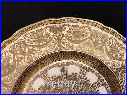 Lenox porcelain Gold Encrusted Dinner /service Plate. 10.5 diameter, #1445/H390A