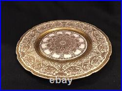 Lenox porcelain Gold Encrusted Dinner /service Plate. 10.5 diameter, #1445/H390A