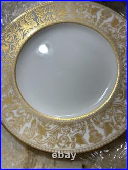 Lot of 4 WEDGWOOD FINE BONE CHINA GOLD FLORENTINE W4219. 10 3/4 Dinner Plates