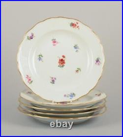 Meissen, Germany. Five dinner plates in porcelain. Approx. 1920s/30s