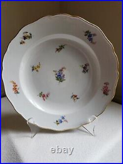 Meissen Hand Painted Strewn Scattered Flowers Gold 9 5/8 Inch Dinner Plate
