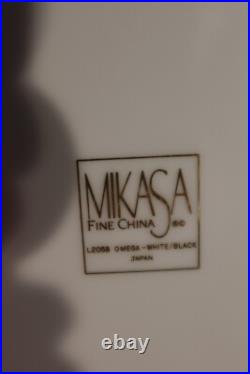 Mikasa Omega L2058 White With Black & Gold Swirl On Rim 12 Dinner Plates 10 1/2