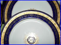 Minton G7138 D Collamore 12 Dinner 10.25 1857 Cobalt Gold Rim with Medallion Ctr