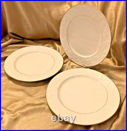 NEW Noritake Halls of Ivy GOLD Dinner Plates 3-Piece Raised Leaves Border Ivory