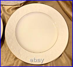 NEW Noritake Halls of Ivy GOLD Dinner Plates 3-Piece Raised Leaves Border Ivory