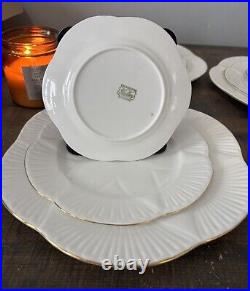 Rare SHELLEY WHITE DAINTY GOLD LEAF 16 Piece Place Setting Dinner Plates Set