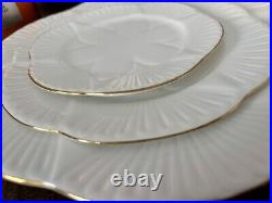 Rare SHELLEY WHITE DAINTY GOLD LEAF 16 Piece Place Setting Dinner Plates Set