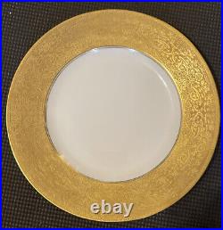 Royal Bavarian Hutschenreuther Selb Bavaria Gold Encrusted Dinner Plate B12