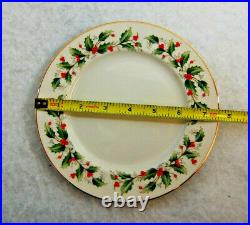 Royal Gallery All the Trimmings Holly 4 Piece 4 Place Settings 16 Pcs Lot M4798
