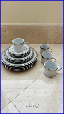 Royal Gallery Platinum Buffet 4 4 Piece Setting (16 Pieces) NEW