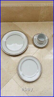 Royal Gallery Platinum Buffet 4 4 Piece Setting (16 Pieces) NEW