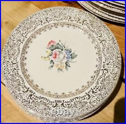 SALEM CHINA GOLD FILIGREE BORDER FLORAL CENTER Marked 23K Gold 1955