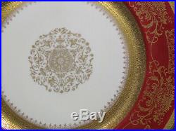 Set 8 De Luxe Decorating Works Red Heavy Gold 10 7/8 Dinner Plates Medallion