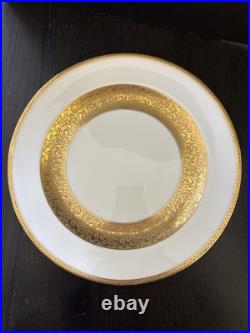Set Of 4 Cauldron Dinner Plates White With Gold Scroll Trim