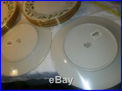 Set of 12 new with tag Lenox Holiday Gold Holly Christmas Dinner Plates China