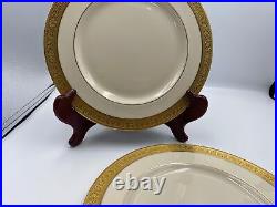 Set of 2 Lenox WESTCHESTER Dinner Plates Gold Presidential Marks