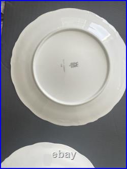 Set of 4 Dinner Plates Walbrzych Poland WLB3 Heavy Gold Encrusted Scrolls WAV19 Set of 4 Dinner Plates Walbrzych Poland WLB3 Heavy Gold Encrusted Scrolls WAV19