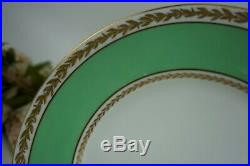 Set of 8 Royal Doulton Green and Gold Laurel Rims China 10-1/4 Dinner Plates