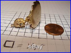 VINTAGE 14K Yellow Gold BABY CHARM / PENDANT Baby Crawling on Dinner Plate