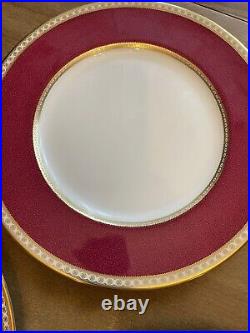 Wedgwood Ulander Set of 8 Powder Ruby Red, Gold Dinner Plates W1813 England